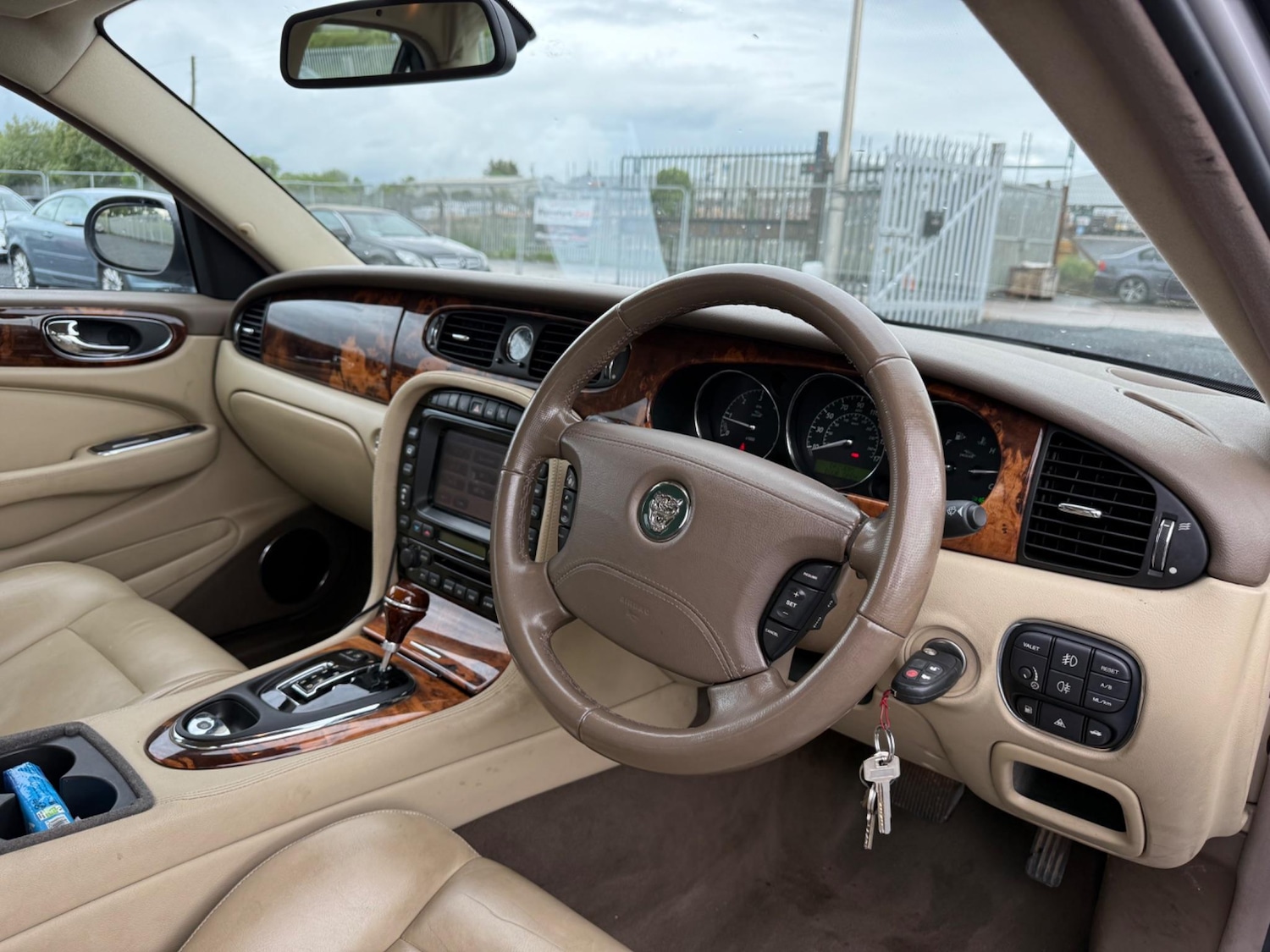 Used Jaguar XJ 2005 for sale - 76953841: Photo 7