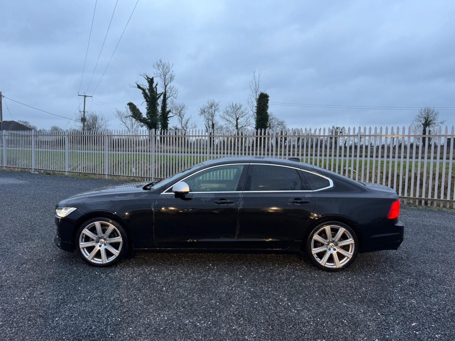 Used Volvo S90 2017 for sale - 77460412: Photo 2