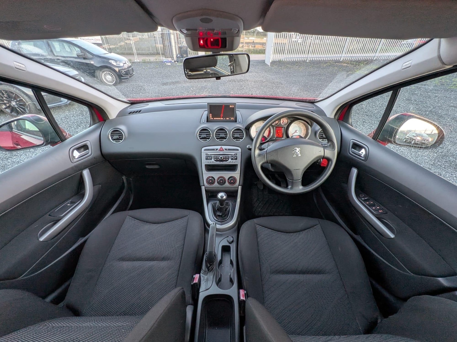 Used Peugeot 308 2012 for sale - 76953883: Photo 11