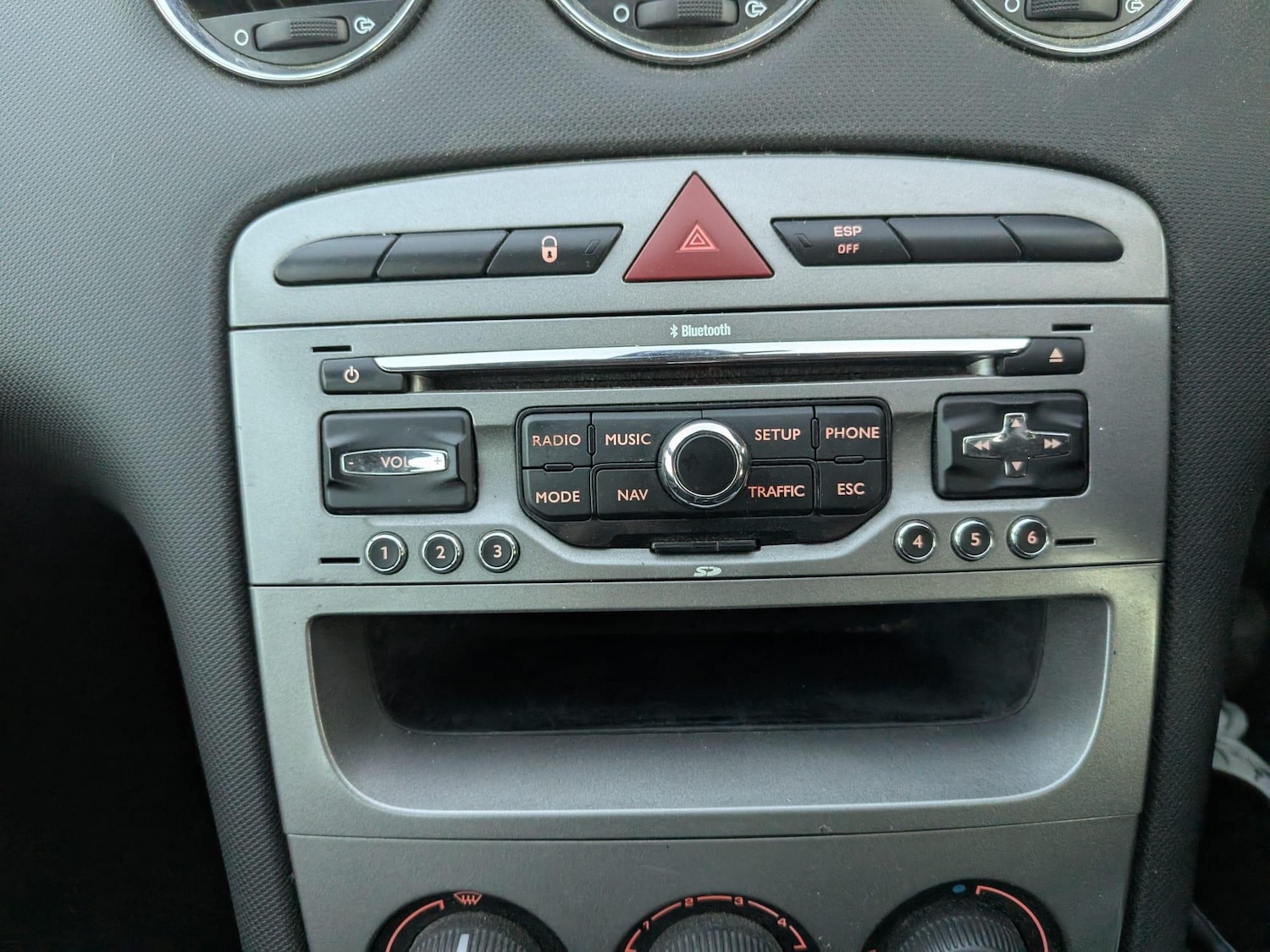 Used Peugeot 308 2012 for sale - 76953883: Photo 14