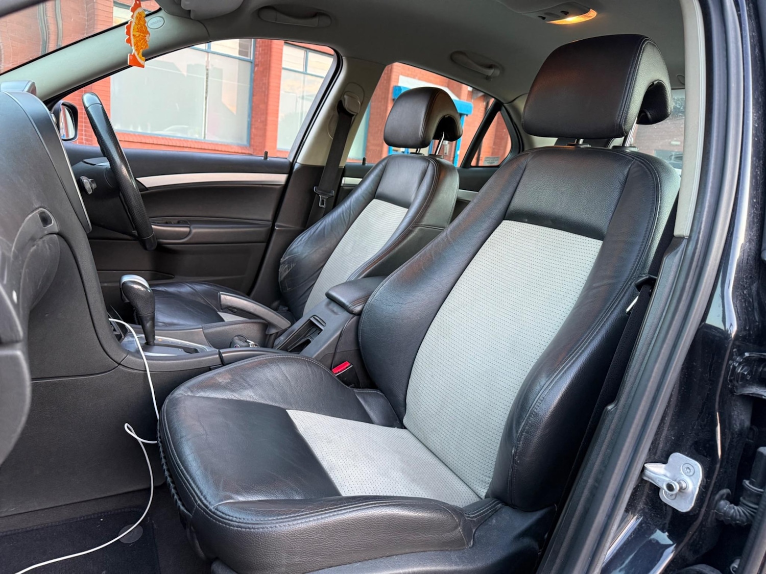 Used Saab 9-3 2009 for sale - 76953837: Photo 8