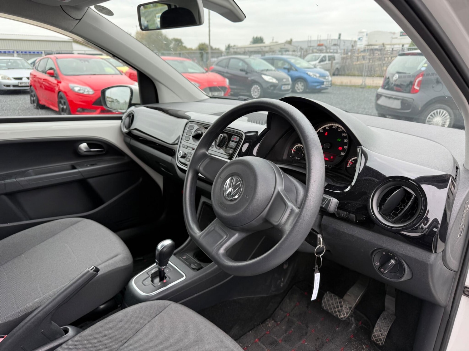 Used Volkswagen up! 2025 for sale - 76977993: Photo 9