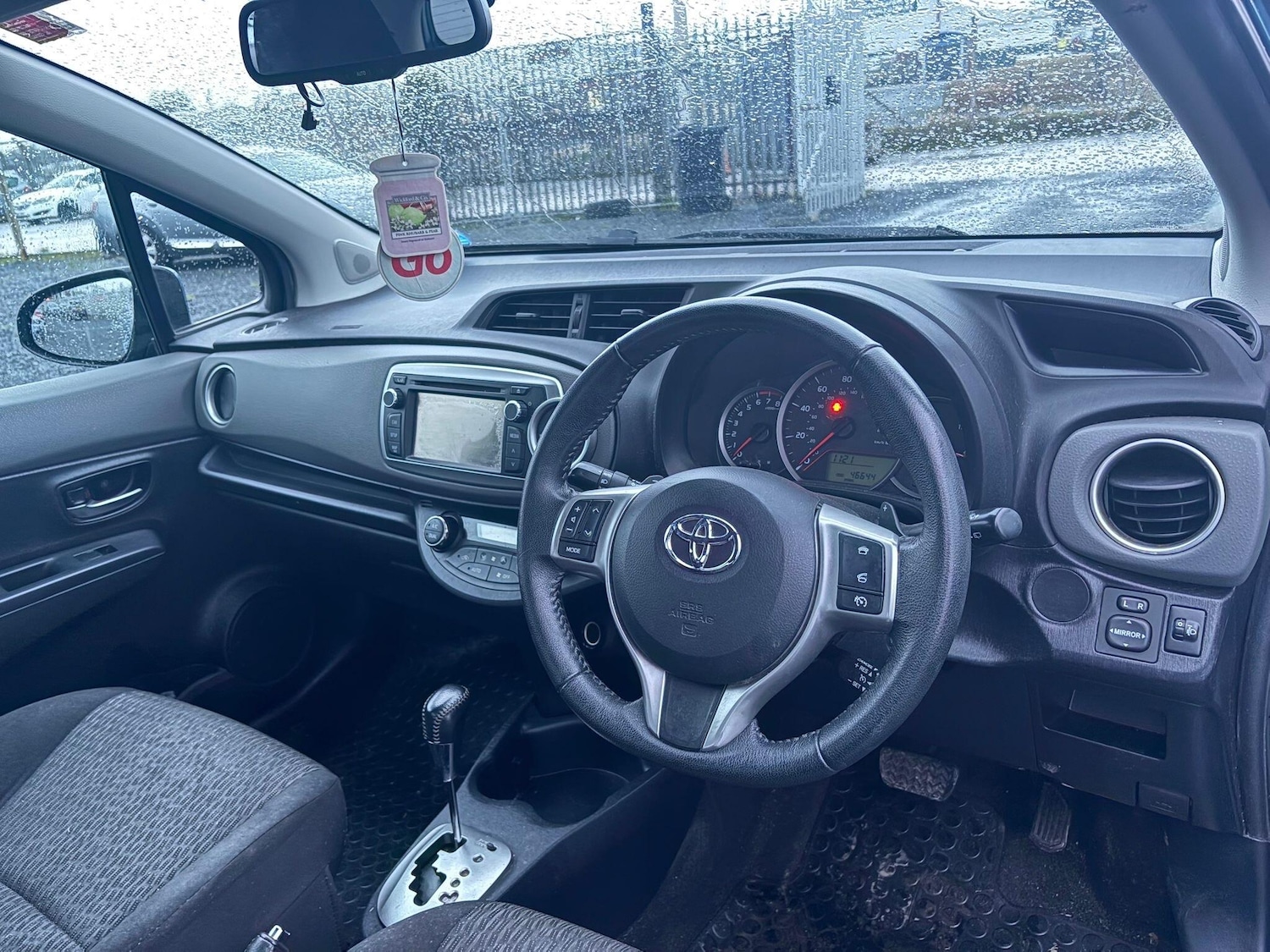 Used Toyota Yaris 2014 for sale - 77457925: Photo 7