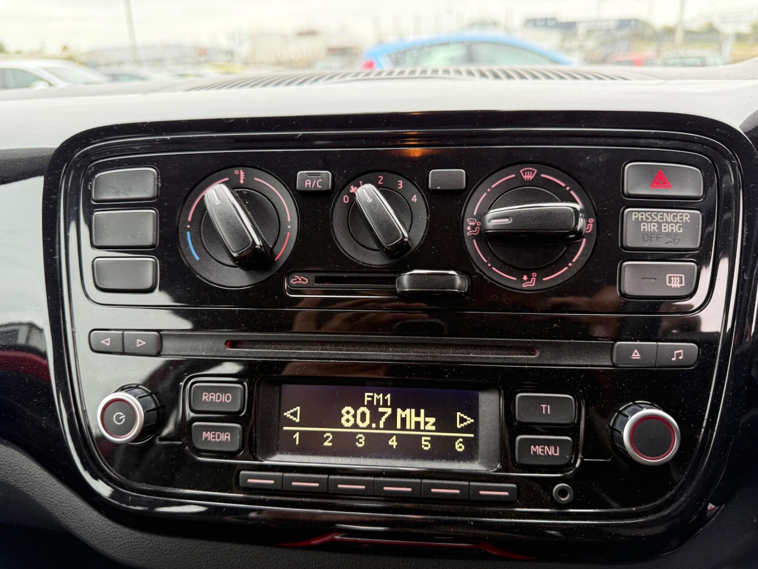 Used Volkswagen up! 2014 for sale - 76953864: Photo 16