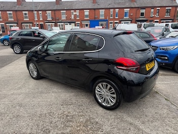 Used Peugeot 208 2017 for sale - 75538088: Photo