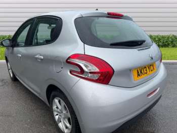 Used Peugeot 208 2013 for sale - 74865508: Photo