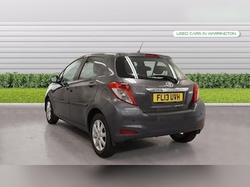 Used Toyota Yaris 2013 for sale - 75833002: Photo