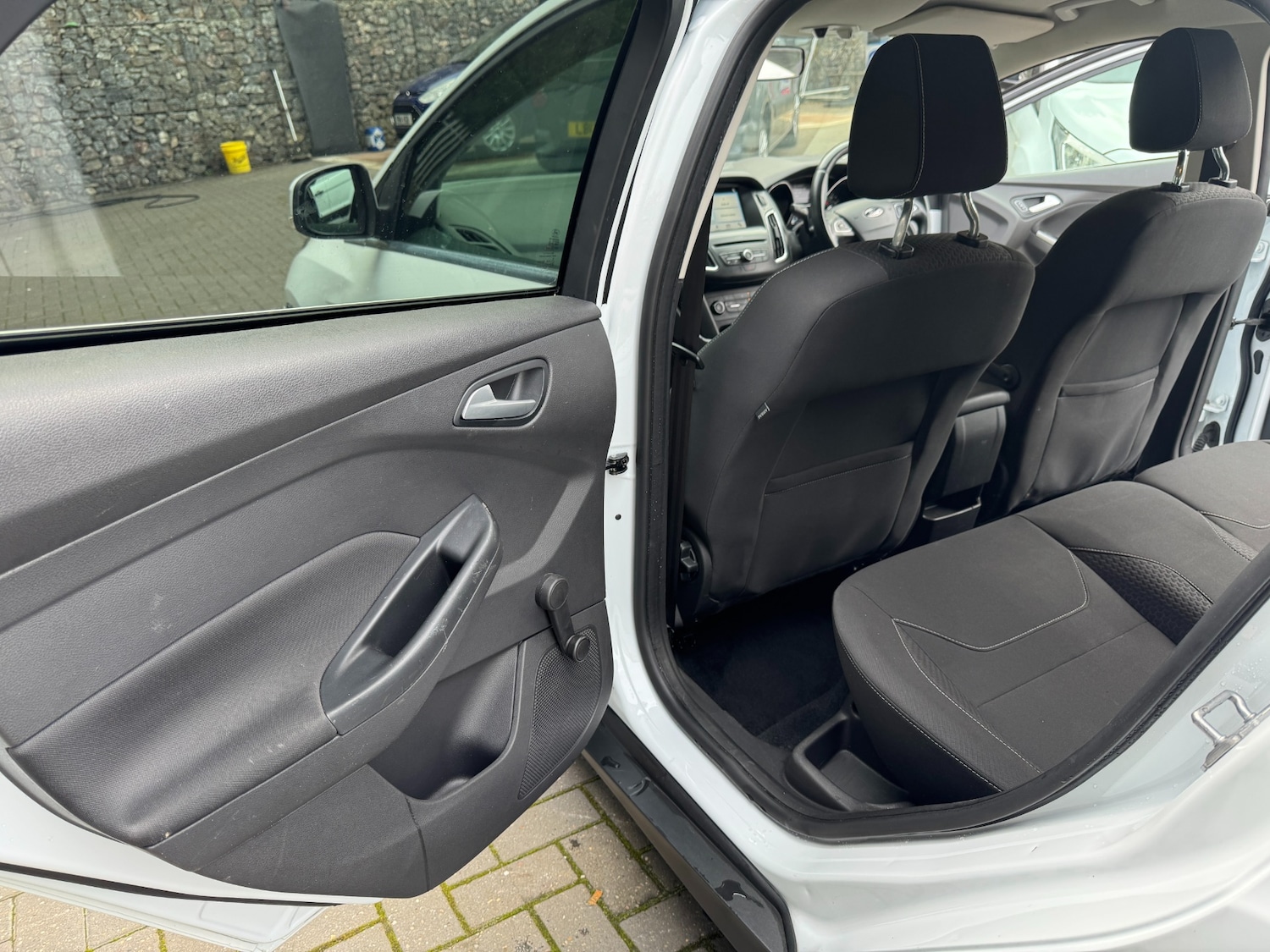 Used Ford Focus 2017 for sale - 76243276: Photo 16