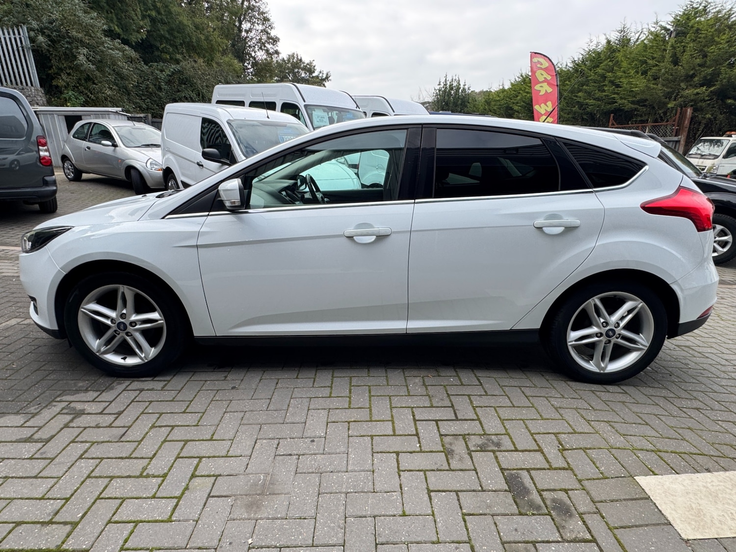 Used Ford Focus 2017 for sale - 76243276: Photo 4