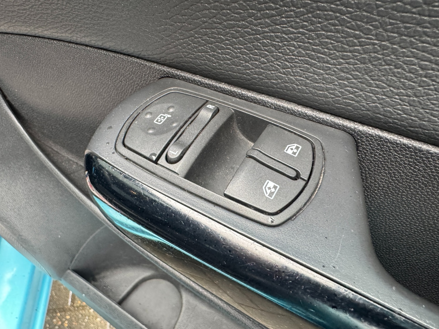 Used Vauxhall Corsa 2012 for sale - 77418552: Photo 23