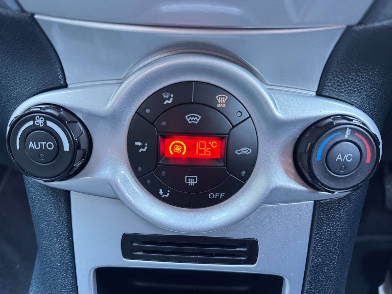 Used Ford Fiesta 2009 for sale - 76837238: Photo 22