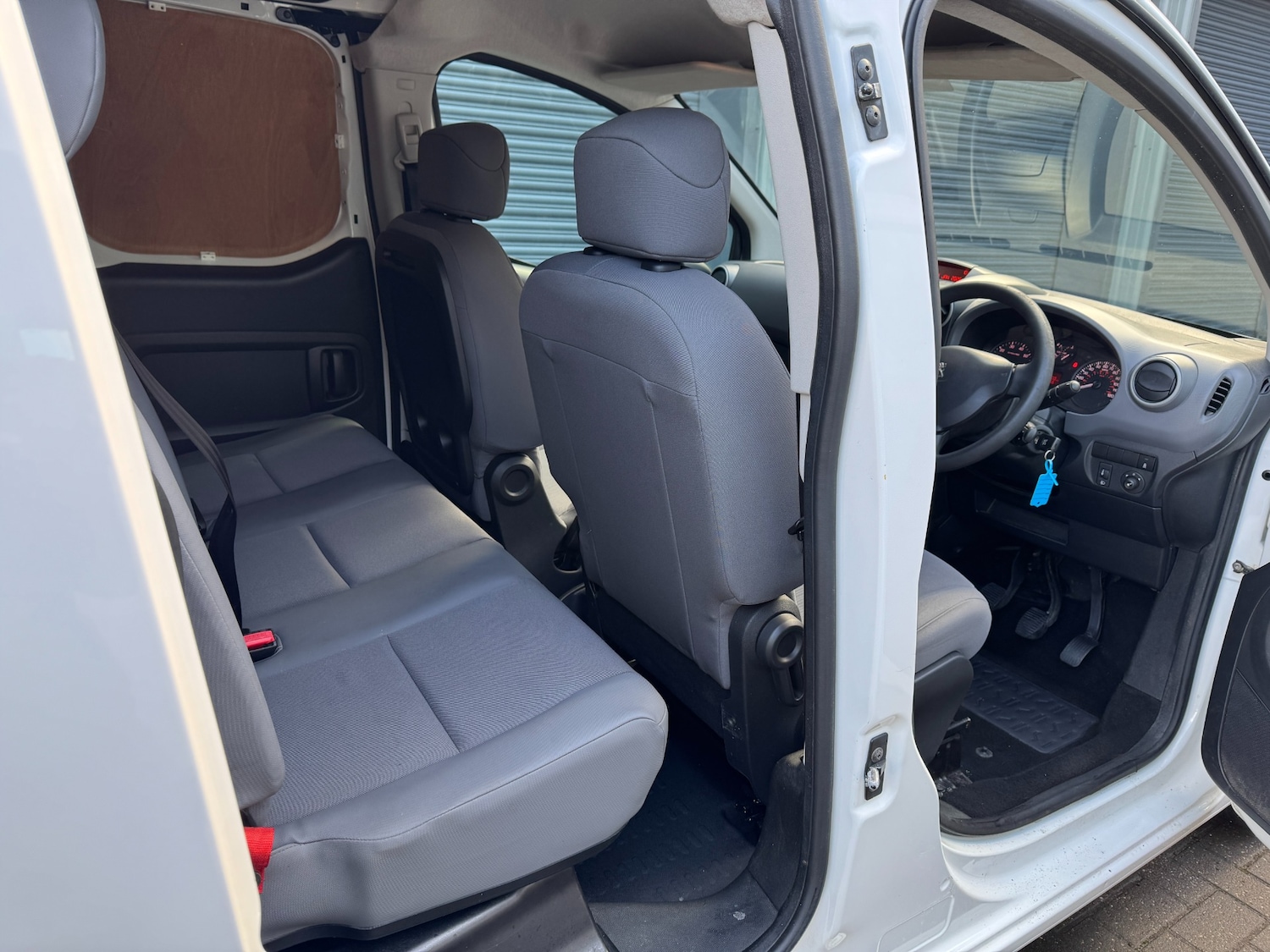 Used Peugeot Partner 2016 for sale - 77288820: Photo 13