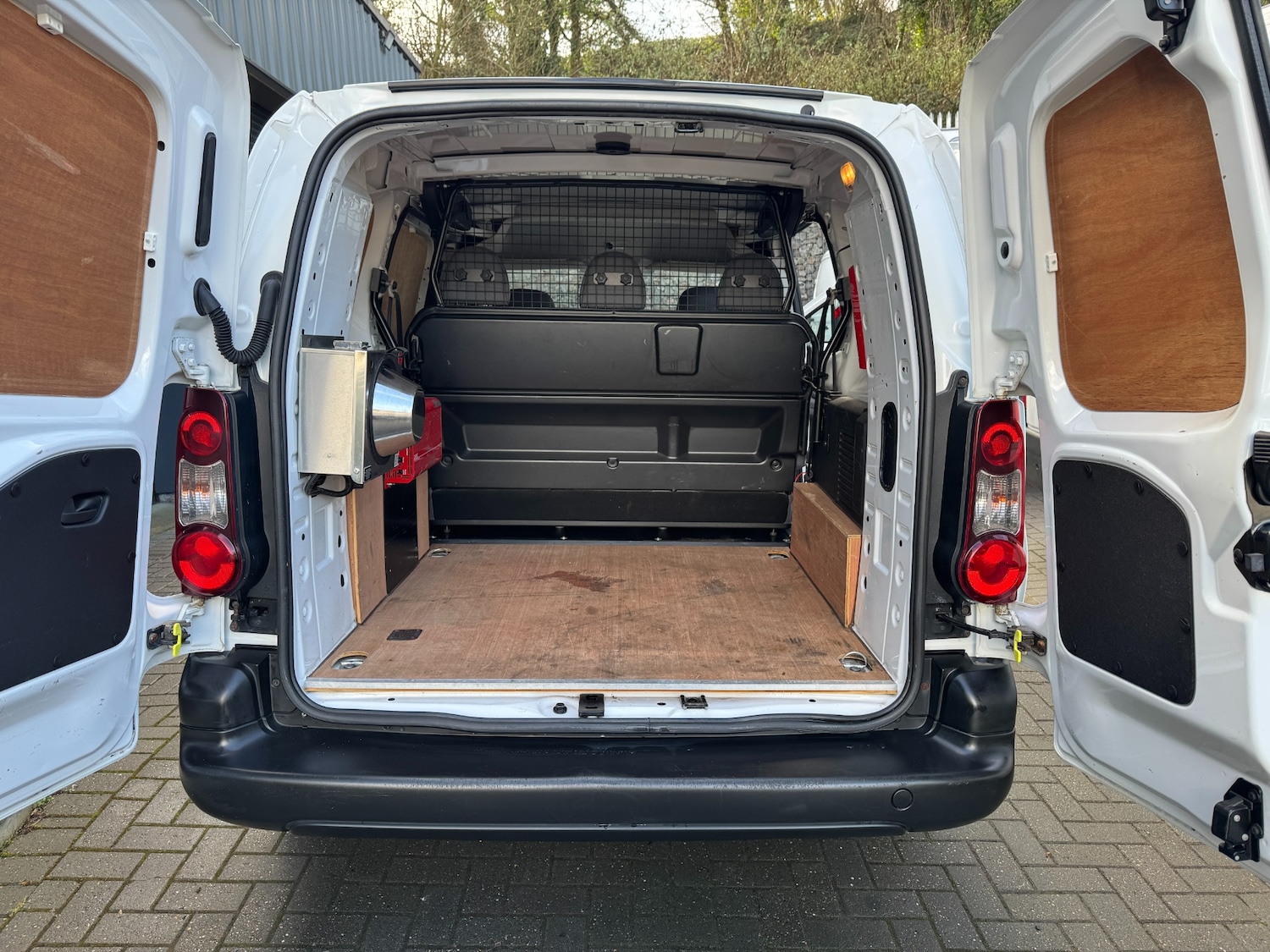 Used Peugeot Partner 2016 for sale - 77288820: Photo 15