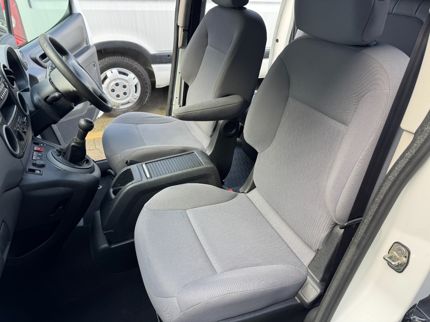 Used Peugeot Partner 2016 for sale - 77288820: Photo 22