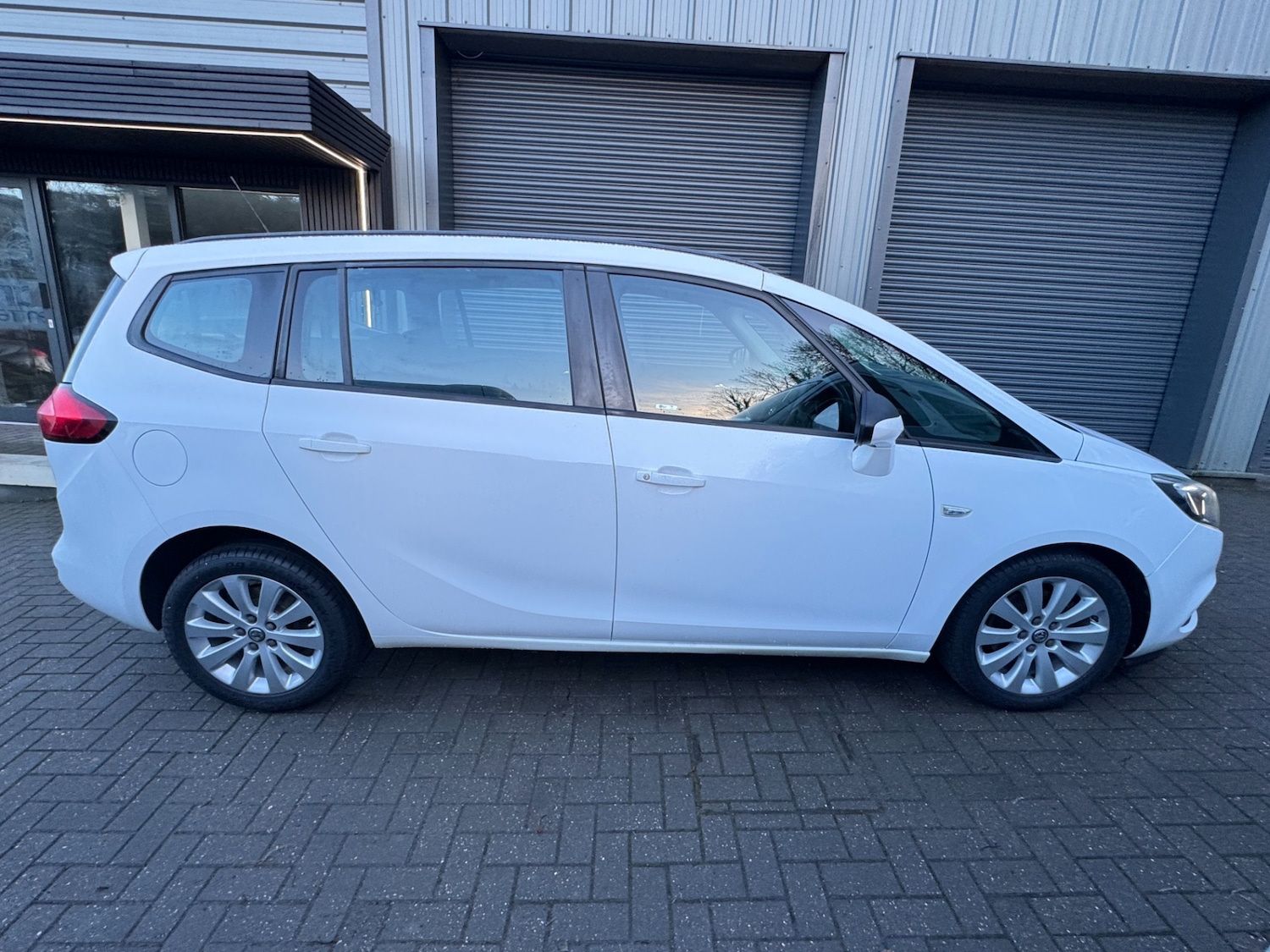 Used Vauxhall Zafira 2017 for sale - 77350741: Photo 8