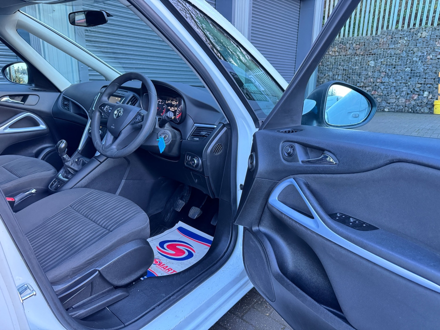 Used Vauxhall Zafira 2017 for sale - 77350741: Photo 9