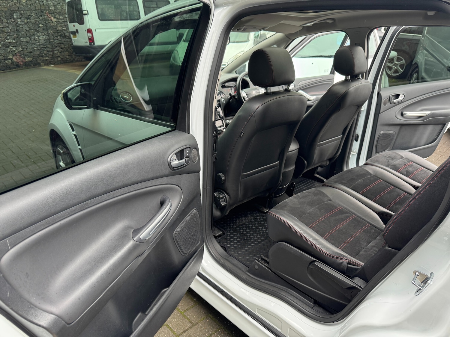 Used Ford S-Max 2013 for sale - 77846520: Photo 15