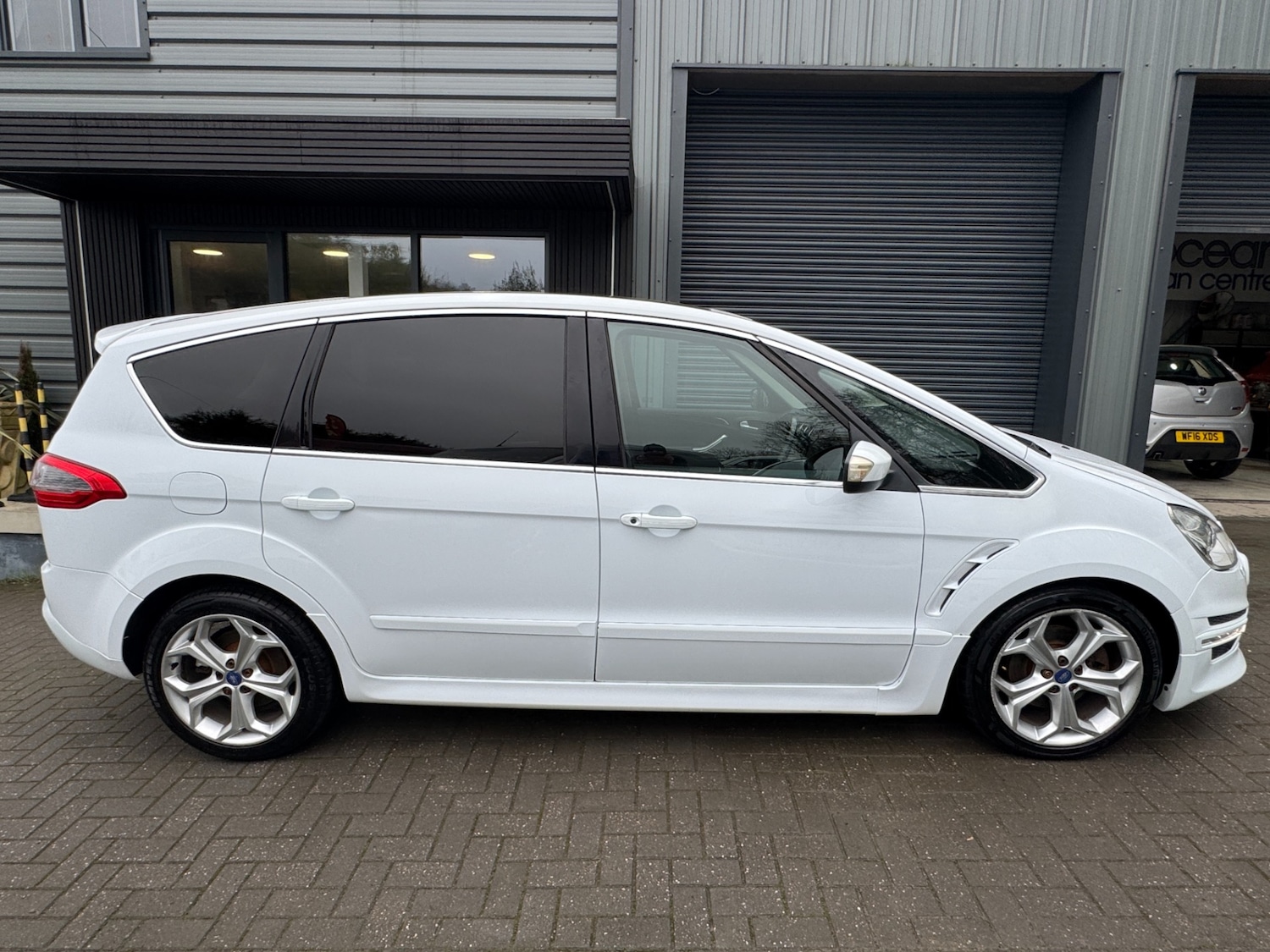 Used Ford S-Max 2013 for sale - 77846520: Photo 8