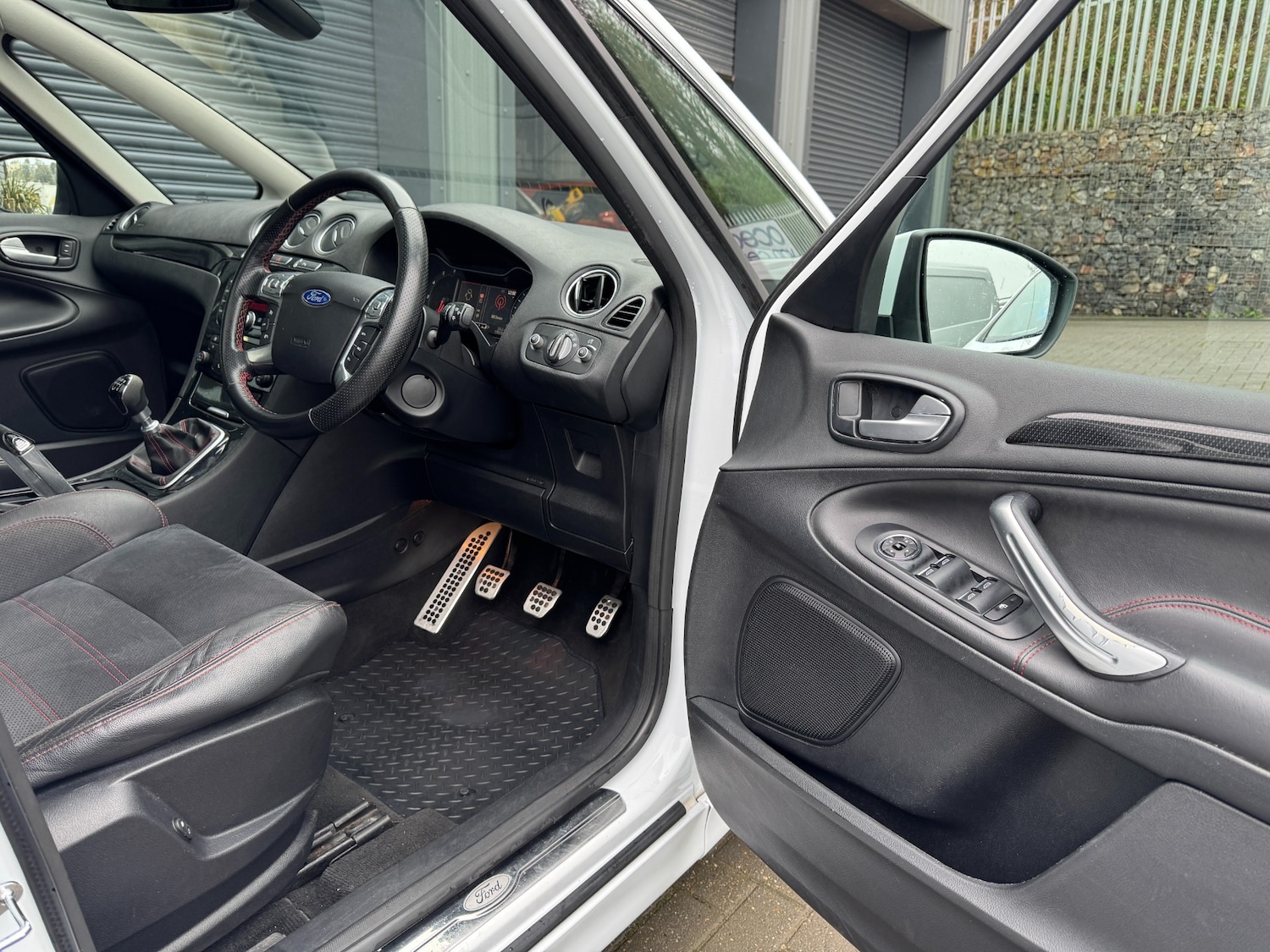 Used Ford S-Max 2013 for sale - 77846520: Photo 9