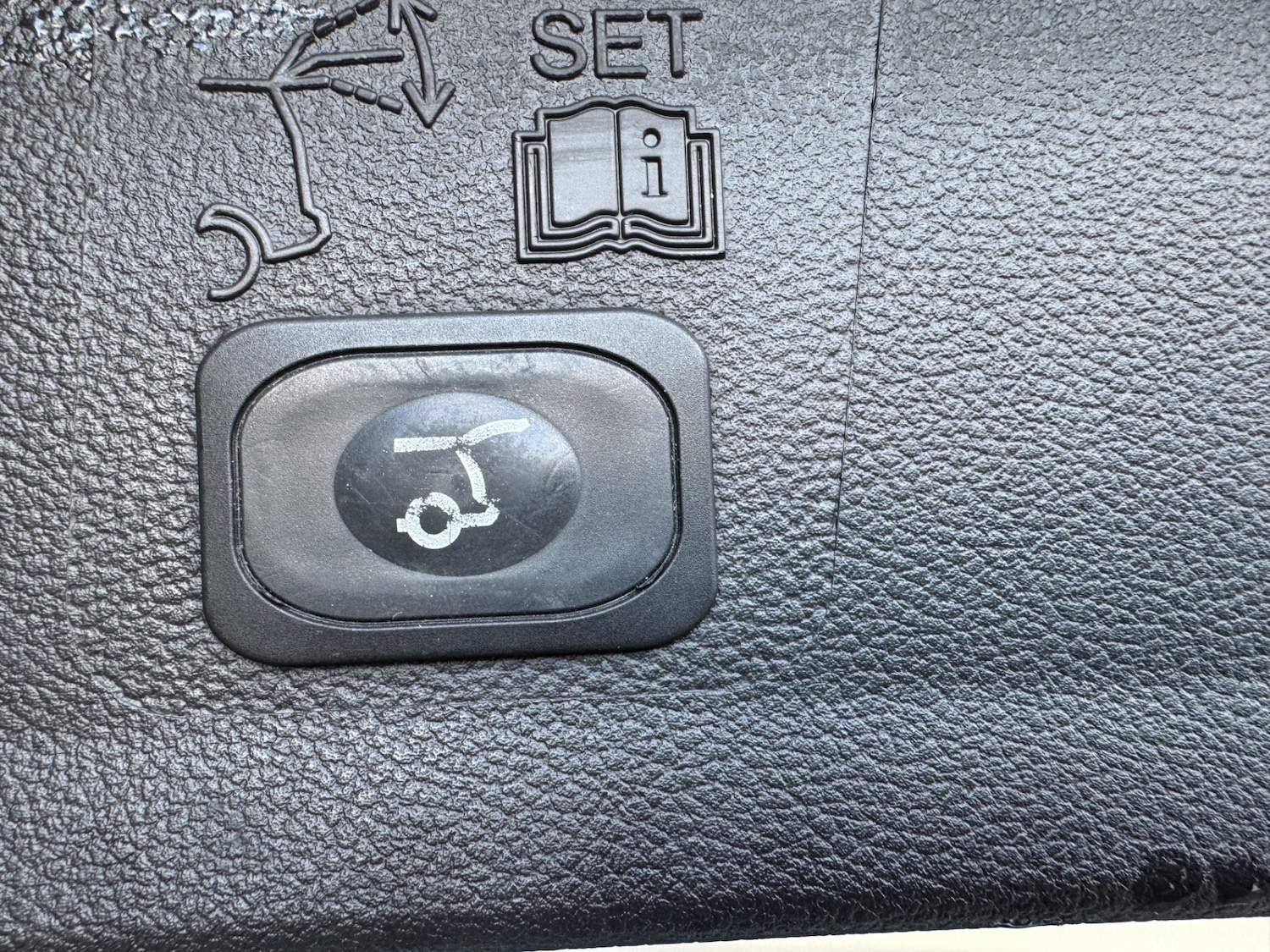 Used Ford Kuga 2016 for sale - 76637864: Photo 15