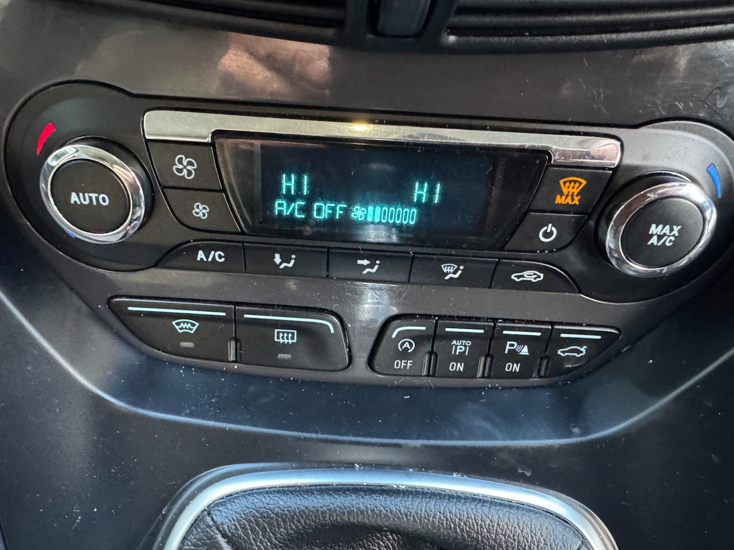 Used Ford Kuga 2016 for sale - 76637864: Photo 25