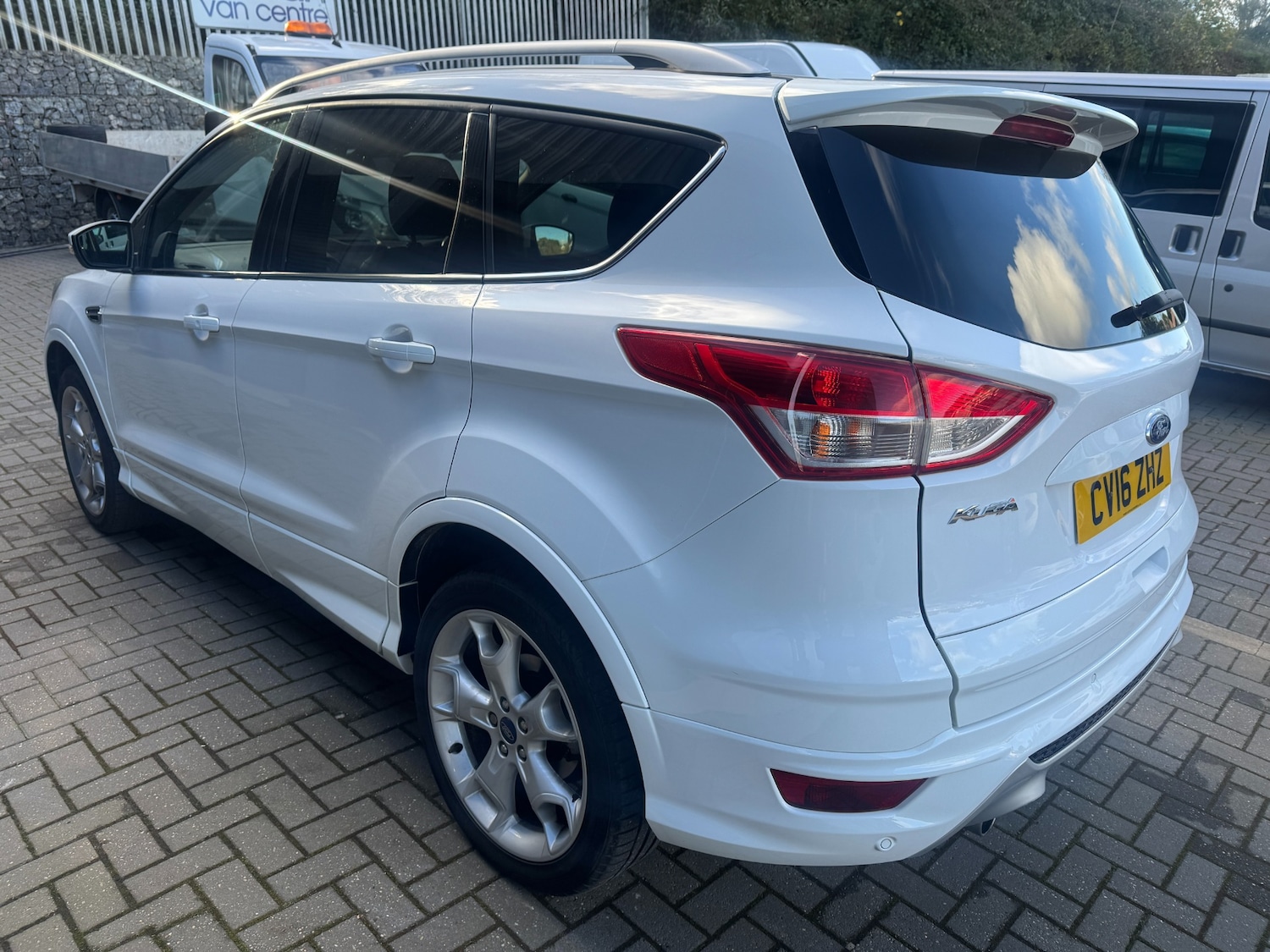Used Ford Kuga 2016 for sale - 76637864: Photo 5