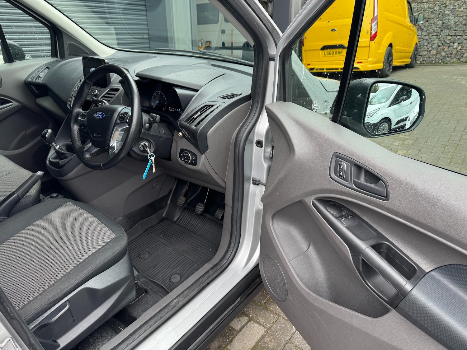 Used Ford Transit Connect 2020 for sale - 78140051: Photo 9