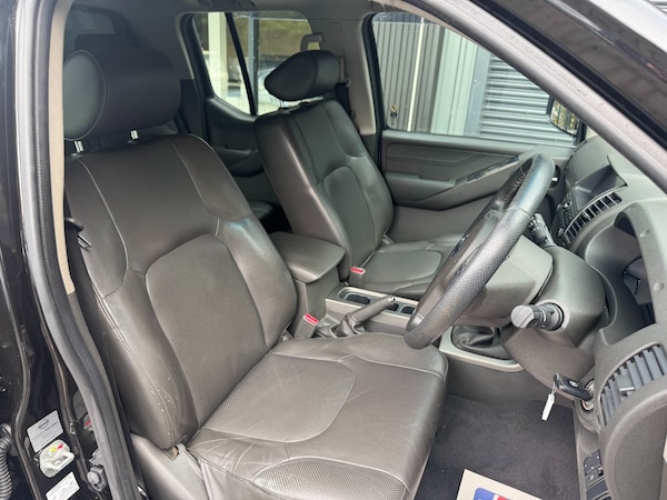 Used Nissan Navara 2010 for sale - 76145772: Photo 10