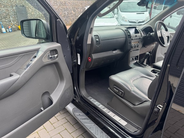 Used Nissan Navara 2010 for sale - 76145772: Photo 16