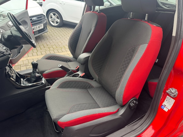 Used Ford Fiesta 2016 for sale - 76243289: Photo 16