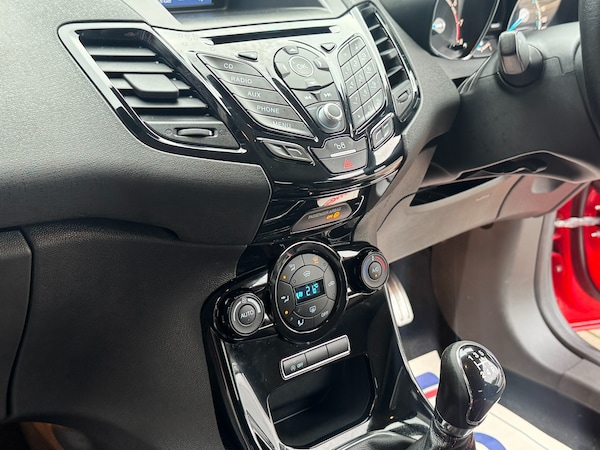 Used Ford Fiesta 2016 for sale - 76243289: Photo 18
