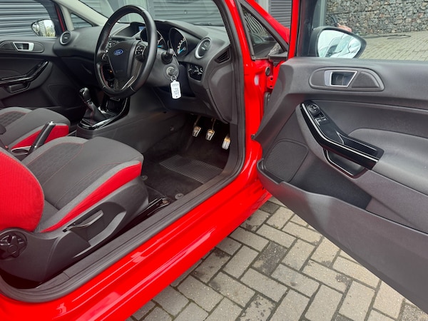 Used Ford Fiesta 2016 for sale - 76243289: Photo 9