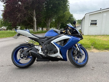 Used Suzuki GSX-R600 2006 for sale - bike-78560985: Photo