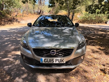 Used Volvo V40 2015 for sale - 79635037: Photo