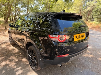 Used Land Rover Discovery Sport 2018 for sale - 79484782: Photo