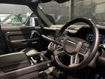 Used Land Rover Defender 2022 for sale - 78110405: Photo