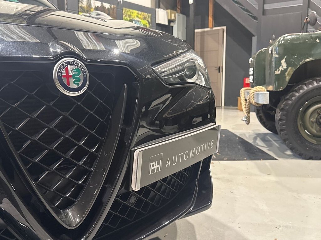 Used Alfa Romeo Stelvio 2018 for sale - 77850288: Photo 24