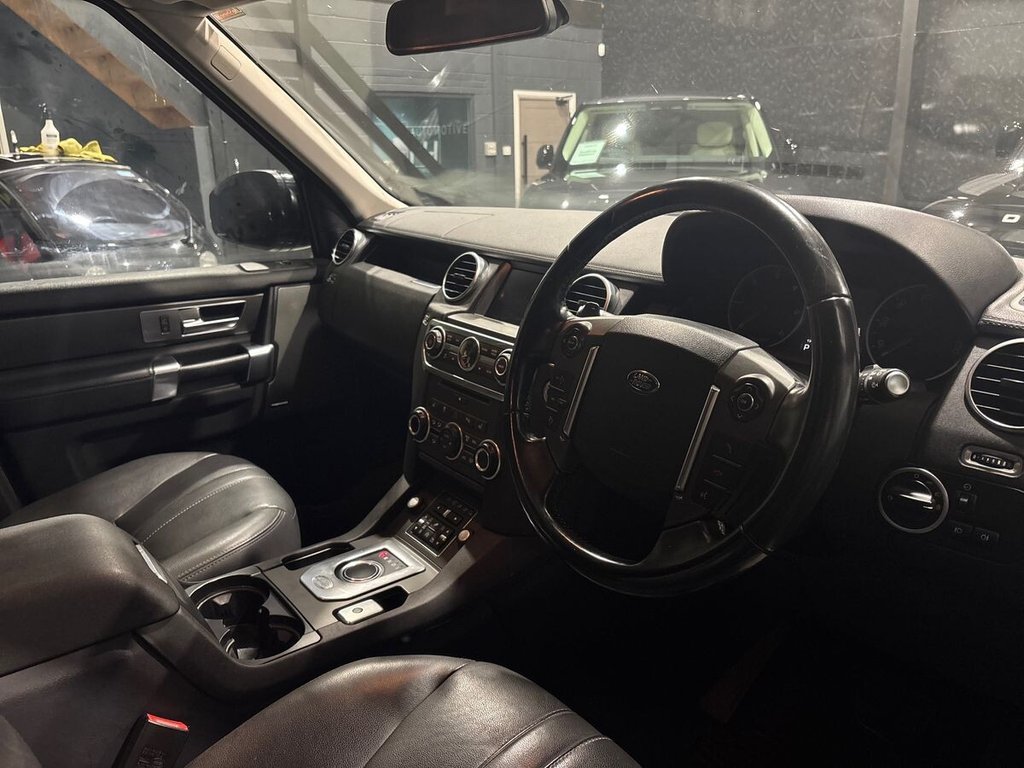 Used Land Rover Discovery 2016 for sale - 76582176: Photo 2