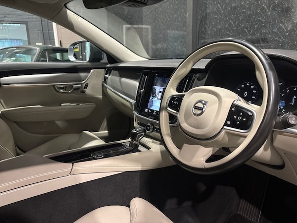 Used Volvo V90 2020 for sale - 76313063: Photo 2