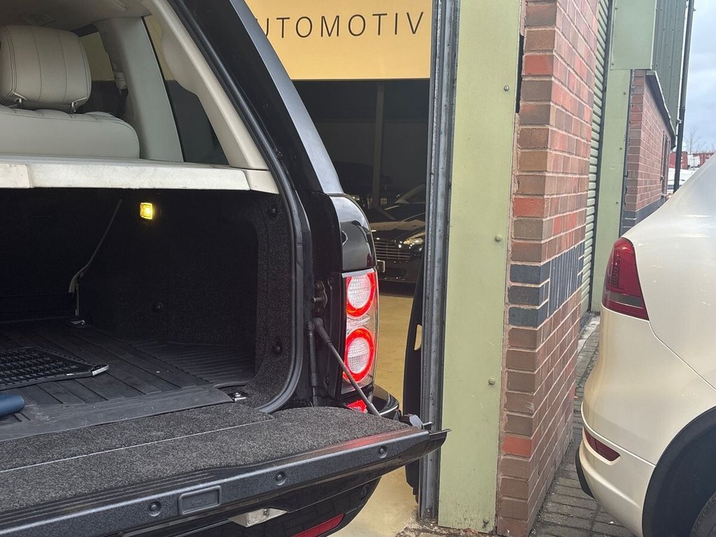 Used Land Rover Range Rover 2011 for sale - 77263352: Photo 35