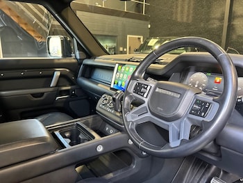 Used Land Rover Defender 2023 for sale - 78110142: Photo