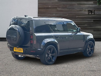 Used Land Rover Defender 2023 for sale - 78110142: Photo