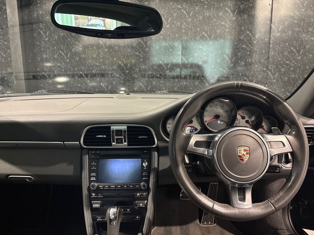 Used Porsche 911 2011 for sale - 76279496: Photo 13