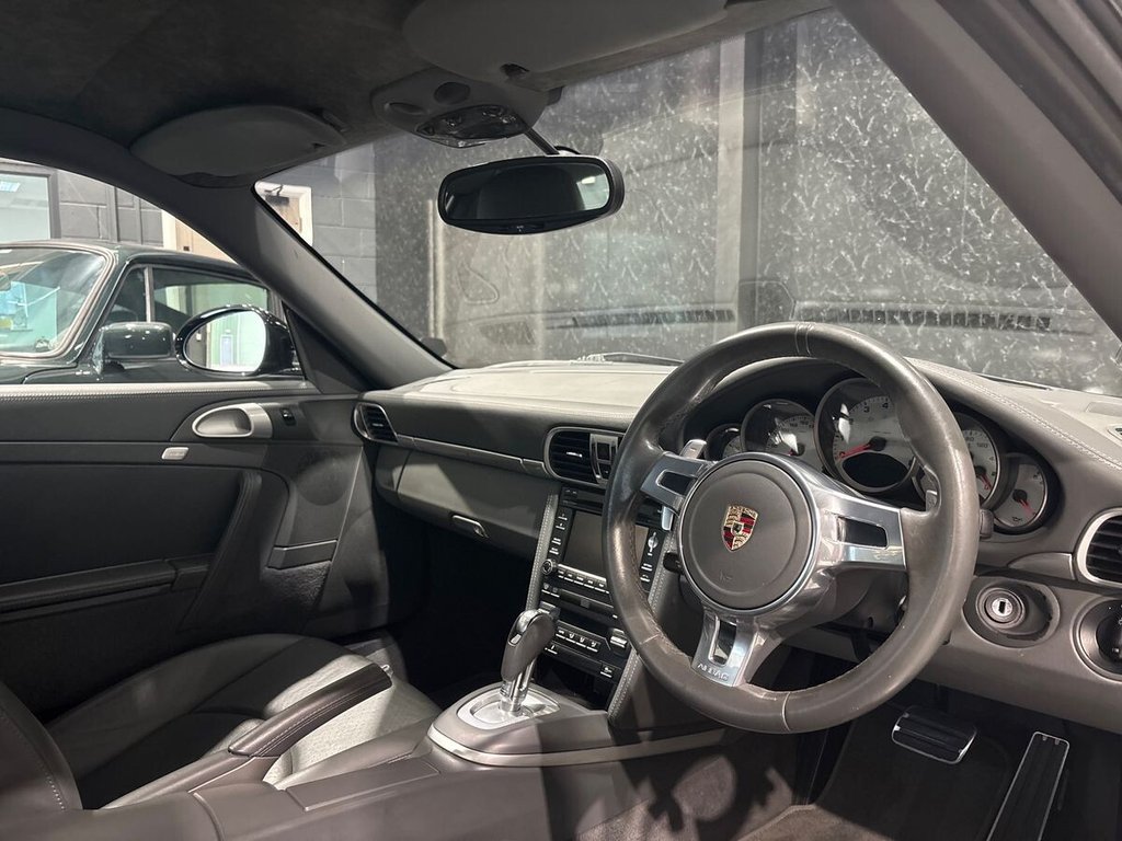 Used Porsche 911 2011 for sale - 76279496: Photo 2