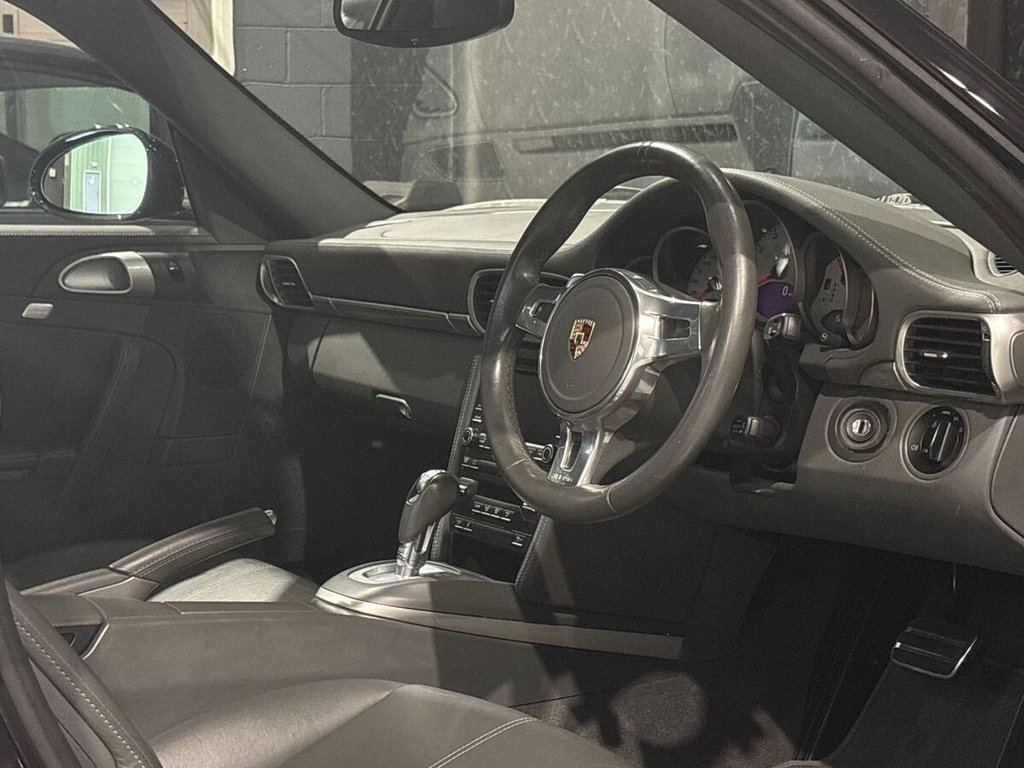 Used Porsche 911 2011 for sale - 76279496: Photo 28