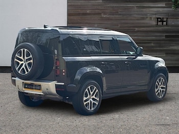 Used Land Rover Defender 2023 for sale - 78272260: Photo