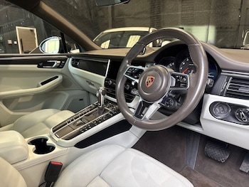 Used Porsche Macan 2020 for sale - 79072377: Photo