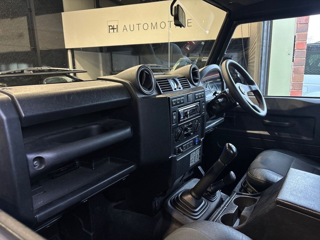 Used Land Rover Defender 2015 for sale - 76711586: Photo 11