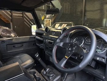 Used Land Rover Defender 2015 for sale - 76711586: Photo