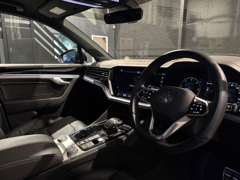 Used Volkswagen Touareg 2023 for sale - 76698278: Photo 2